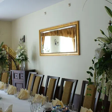 Tenishouse 3* Марки