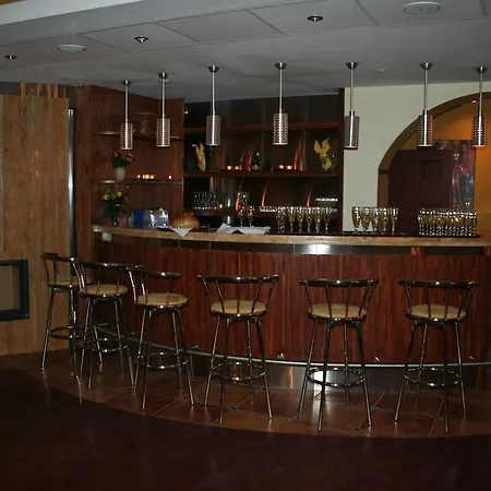 Отель Tenishouse Марки