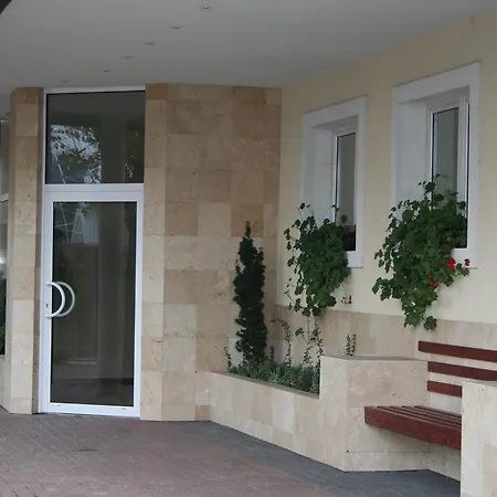 Отель Tenishouse Марки